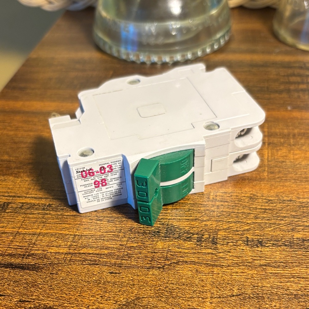 Federal Pioneer Circuit Breaker